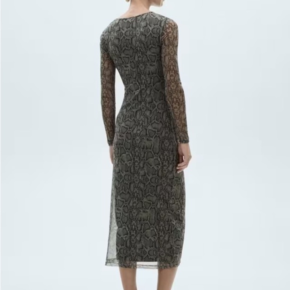Mango Clauden Snake Print Mesh Dress
#1152 - Picture 2 of 8